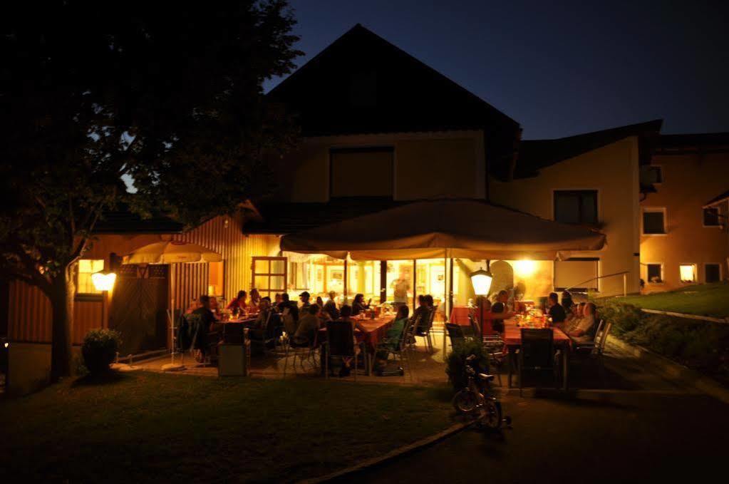 Gasthof-Pension Silvia Haibach ob der Donau Εξωτερικό φωτογραφία